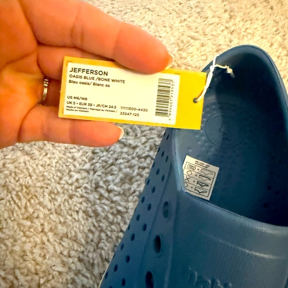 Native Shoes - NWT Native Jefferson oasis blue / bone size 8